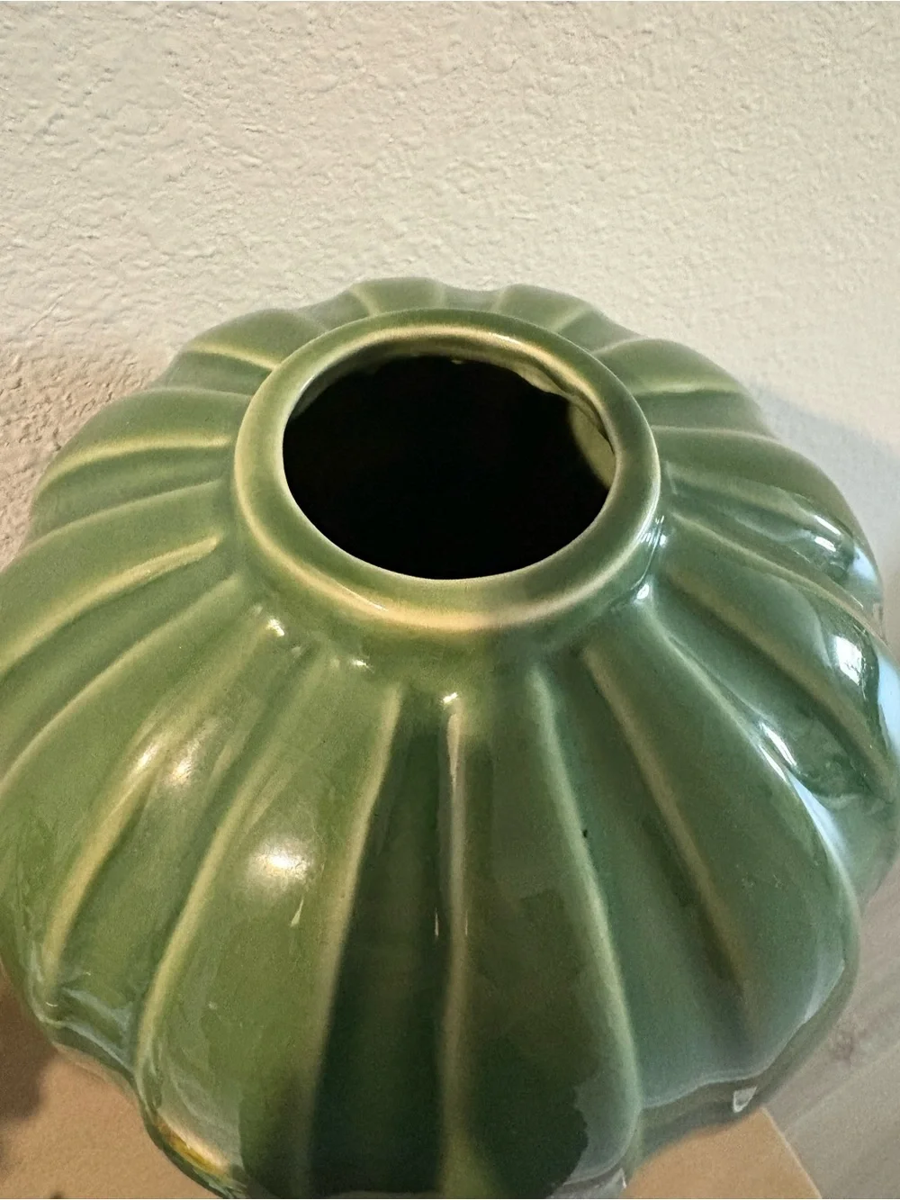 Port 68 Glossy Forest Green Ribbed Ceramic Vase